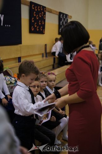 Ślubowanie pierwszoklasistów ze Szkoły Podstawowej nr 6 w Ostrołęce [13.11.2013] - zdjęcie #7 - eOstroleka.pl