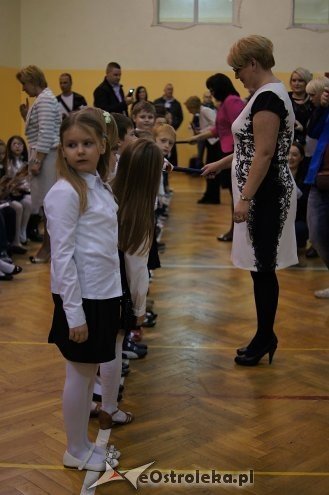 Ślubowanie pierwszoklasistów ze Szkoły Podstawowej nr 6 w Ostrołęce [13.11.2013] - zdjęcie #3 - eOstroleka.pl