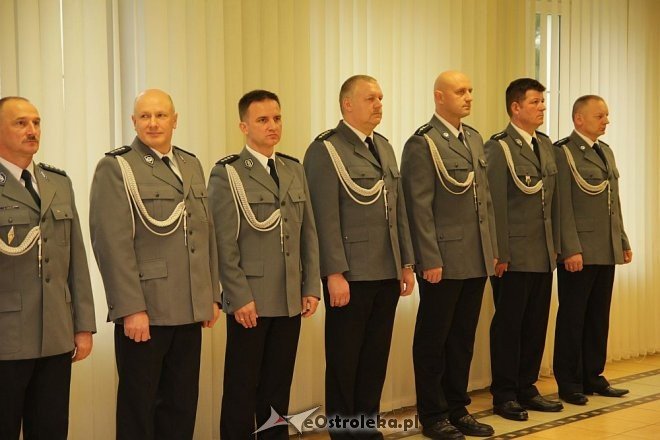 Ostrołęka: Zasłużeni policjanci odznaczeni przez komendanta wojewódzkiego [14.11.2013] - zdjęcie #43 - eOstroleka.pl