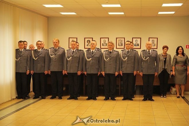 Ostrołęka: Zasłużeni policjanci odznaczeni przez komendanta wojewódzkiego [14.11.2013] - zdjęcie #38 - eOstroleka.pl