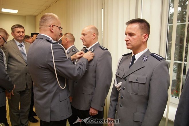 Ostrołęka: Zasłużeni policjanci odznaczeni przez komendanta wojewódzkiego [14.11.2013] - zdjęcie #23 - eOstroleka.pl
