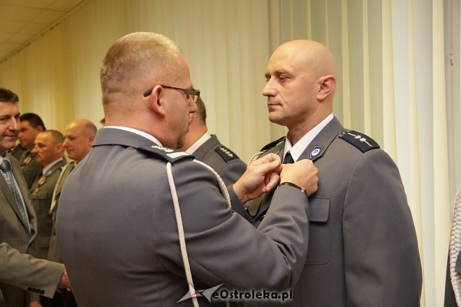 Ostrołęka: Zasłużeni policjanci odznaczeni przez komendanta wojewódzkiego [14.11.2013] - zdjęcie #17 - eOstroleka.pl