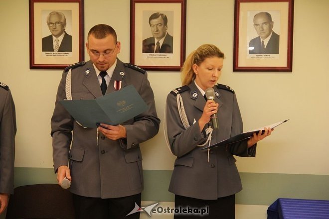 Ostrołęka: Zasłużeni policjanci odznaczeni przez komendanta wojewódzkiego [14.11.2013] - zdjęcie #36 - eOstroleka.pl