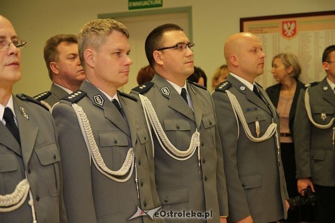 Ostrołęka: Zasłużeni policjanci odznaczeni przez komendanta wojewódzkiego [14.11.2013] - zdjęcie #7 - eOstroleka.pl
