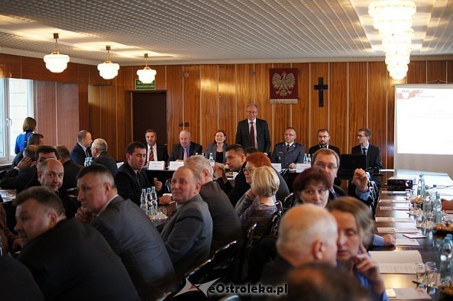 Samorządowcy z regionu ostrołęckiego, spotkali się z wojewodą mazowieckim [14.11.2013] - zdjęcie #2 - eOstroleka.pl