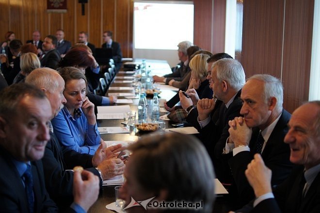 Samorządowcy z regionu ostrołęckiego, spotkali się z wojewodą mazowieckim [14.11.2013] - zdjęcie #3 - eOstroleka.pl