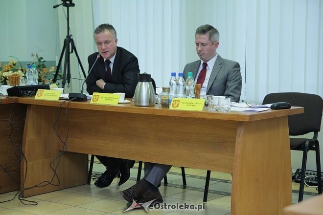 Nadzwyczajna sesja Rady Miasta [15.11.2013] - zdjęcie #1 - eOstroleka.pl