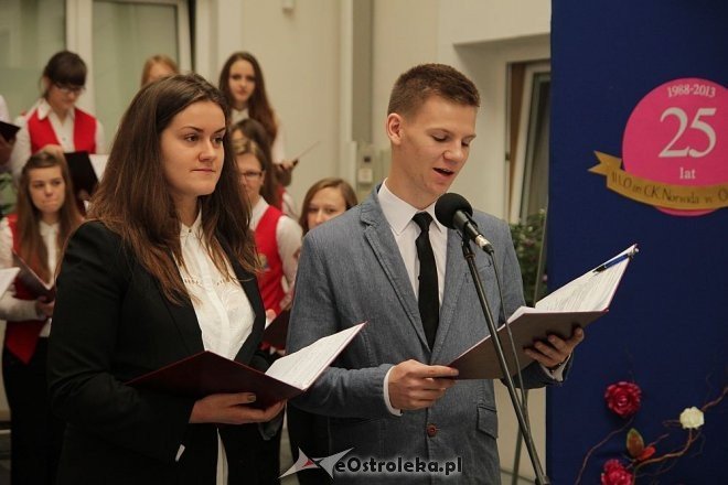 Jubileusz 25-lecia II LO w Ostrołęce: Koncert chóru Cantillena [16.11.2013] - zdjęcie #40 - eOstroleka.pl