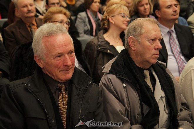 Jubileusz 25-lecia II LO w Ostrołęce: Koncert chóru Cantillena [16.11.2013] - zdjęcie #13 - eOstroleka.pl