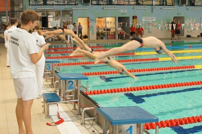 II Mistrzostwa Ostrołęki w pływaniu (16.11.2013) - zdjęcie #26 - eOstroleka.pl