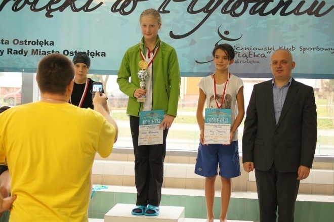 II Mistrzostwa Ostrołęki w pływaniu (16.11.2013) - zdjęcie #16 - eOstroleka.pl