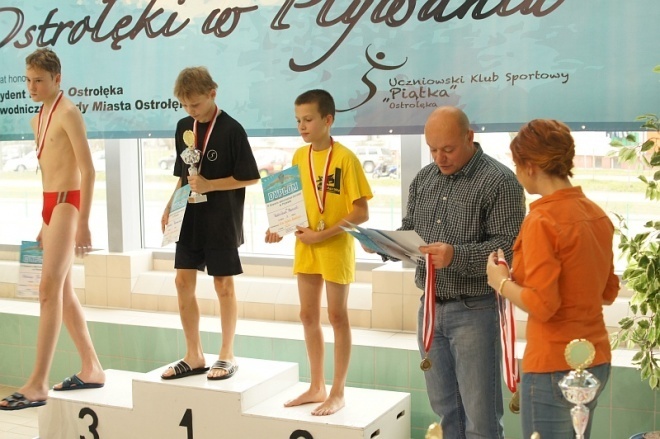 II Mistrzostwa Ostrołęki w pływaniu (16.11.2013) - zdjęcie #9 - eOstroleka.pl