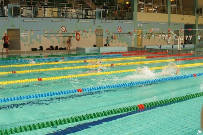 II Mistrzostwa Ostrołęki w pływaniu (16.11.2013) - zdjęcie #56 - eOstroleka.pl