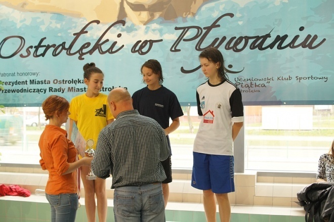 II Mistrzostwa Ostrołęki w pływaniu (16.11.2013) - zdjęcie #52 - eOstroleka.pl