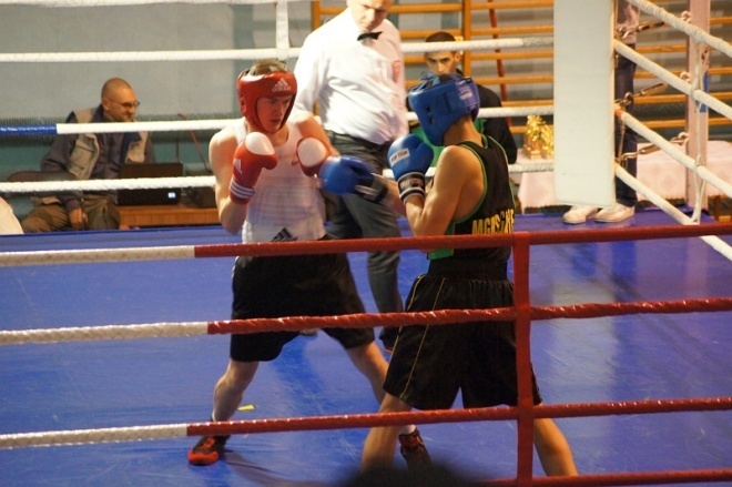 Mecz bokserski Victoria Ostrołęka - Gwarek Łęczna (16.11.2013) - zdjęcie #22 - eOstroleka.pl