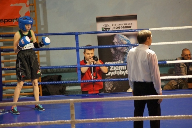 Mecz bokserski Victoria Ostrołęka - Gwarek Łęczna (16.11.2013) - zdjęcie #15 - eOstroleka.pl