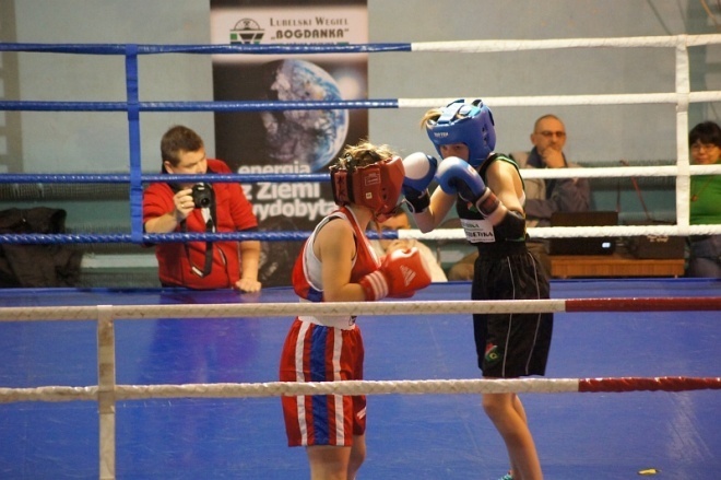 Mecz bokserski Victoria Ostrołęka - Gwarek Łęczna (16.11.2013) - zdjęcie #13 - eOstroleka.pl