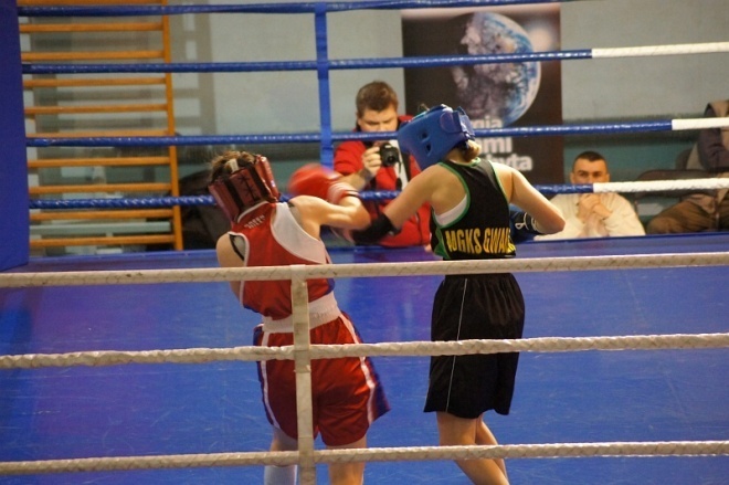 Mecz bokserski Victoria Ostrołęka - Gwarek Łęczna (16.11.2013) - zdjęcie #11 - eOstroleka.pl