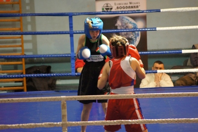 Mecz bokserski Victoria Ostrołęka - Gwarek Łęczna (16.11.2013) - zdjęcie #9 - eOstroleka.pl