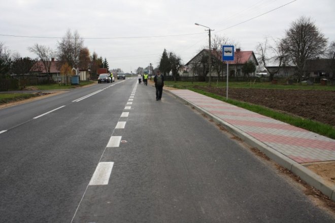 Powiat ostrołęcki: Odbiór odcinka drogi Żabin - Goworowo  - zdjęcie #2 - eOstroleka.pl