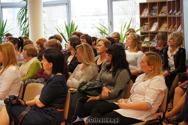 Nauczyciele wzięli udział w szkoleniu „Zdrowy i bezpieczny uczeń – działania szkoły” [20.11.2013] - zdjęcie #2 - eOstroleka.pl