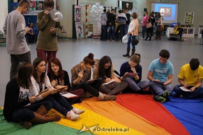 „Uzależnienie to nie dla mnie” - Akcja zdrowotna dla mieszkańców Ostrołęki i powiatu [21.11.2013] - zdjęcie #8 - eOstroleka.pl