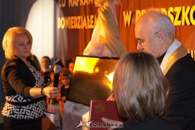 Nadanie imienia Przedszkolu Miejskiemu nr 7 w Ostrołęce [22.11.2013] - zdjęcie #11 - eOstroleka.pl