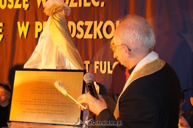 Nadanie imienia Przedszkolu Miejskiemu nr 7 w Ostrołęce [22.11.2013] - zdjęcie #90 - eOstroleka.pl