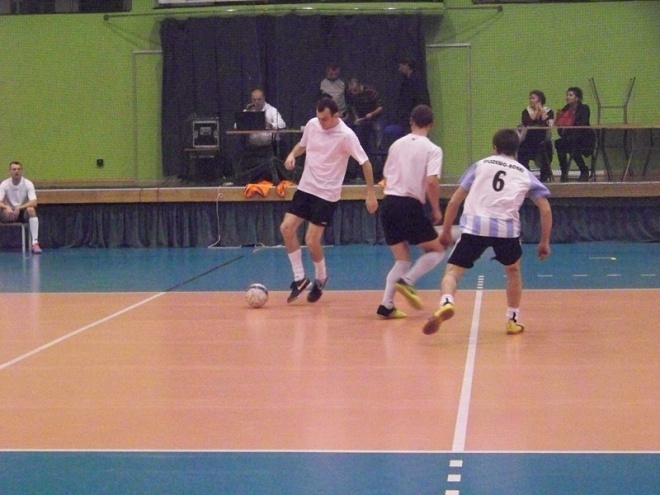 1. kolejka Nocnej Ligi Futsalu (22.11.2013) - zdjęcie #11 - eOstroleka.pl