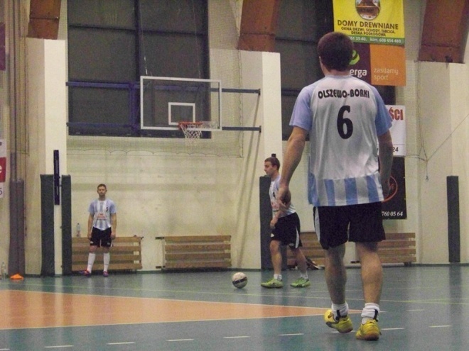 1. kolejka Nocnej Ligi Futsalu (22.11.2013) - zdjęcie #24 - eOstroleka.pl