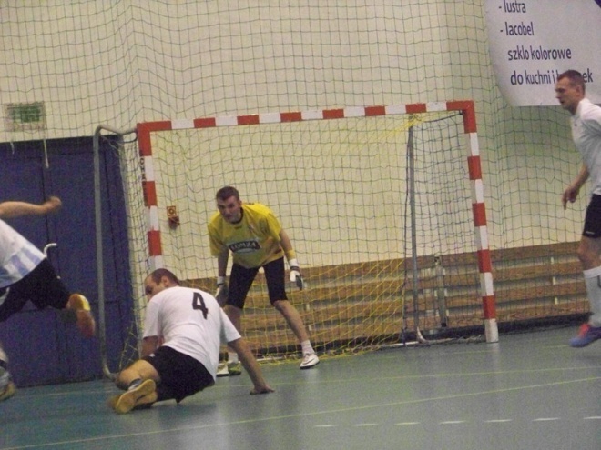 1. kolejka Nocnej Ligi Futsalu (22.11.2013) - zdjęcie #16 - eOstroleka.pl