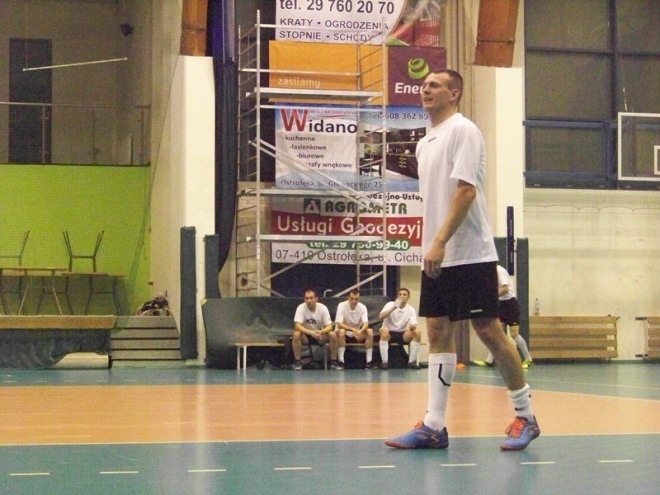 1. kolejka Nocnej Ligi Futsalu (22.11.2013) - zdjęcie #61 - eOstroleka.pl