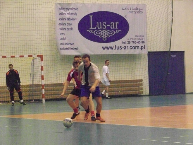 1. kolejka Nocnej Ligi Futsalu (22.11.2013) - zdjęcie #24 - eOstroleka.pl