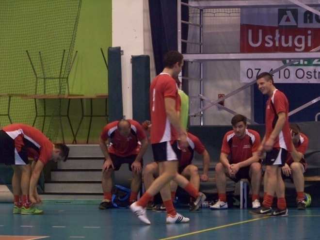 1. kolejka Nocnej Ligi Futsalu (22.11.2013) - zdjęcie #35 - eOstroleka.pl
