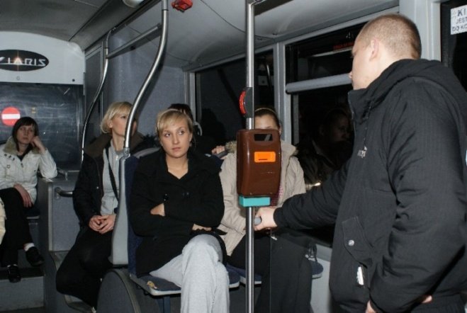 Bądź bezpieczna - kurs samoobrony dla kobiet (27.02.2009) - zdjęcie #5 - eOstroleka.pl