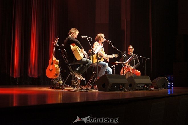„Nastroje we dwoje”: „The Beatles Acoustic Plus” Janusz Yanina Iwański [24.11.2013] - zdjęcie #11 - eOstroleka.pl