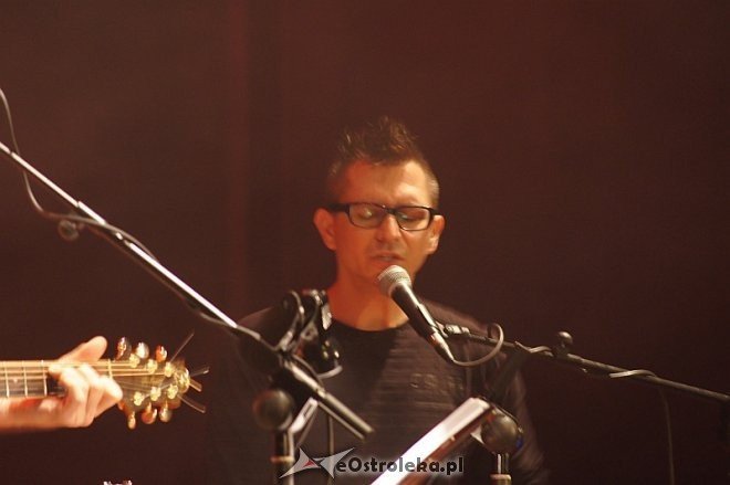 „Nastroje we dwoje”: „The Beatles Acoustic Plus” Janusz Yanina Iwański [24.11.2013] - zdjęcie #8 - eOstroleka.pl