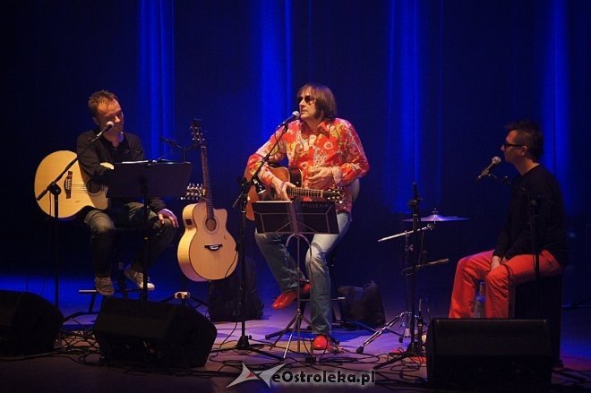 „Nastroje we dwoje”: „The Beatles Acoustic Plus” Janusz Yanina Iwański [24.11.2013] - zdjęcie #1 - eOstroleka.pl