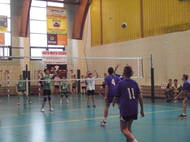 Turniej Siatkarskich Ośrodków Szkolnych (24.11.2013) - zdjęcie #52 - eOstroleka.pl