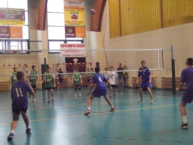Turniej Siatkarskich Ośrodków Szkolnych (24.11.2013) - zdjęcie #50 - eOstroleka.pl