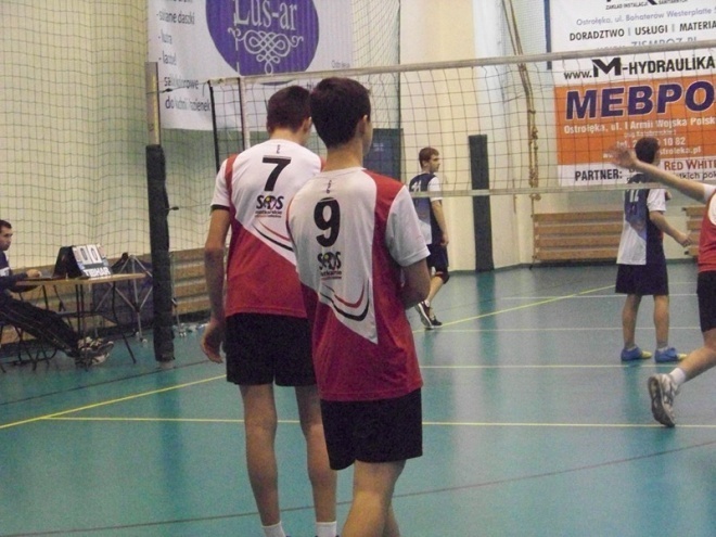 Turniej Siatkarskich Ośrodków Szkolnych (24.11.2013) - zdjęcie #27 - eOstroleka.pl