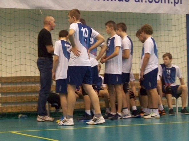 Turniej Siatkarskich Ośrodków Szkolnych (24.11.2013) - zdjęcie #28 - eOstroleka.pl