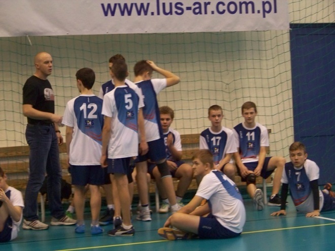 Turniej Siatkarskich Ośrodków Szkolnych (24.11.2013) - zdjęcie #26 - eOstroleka.pl