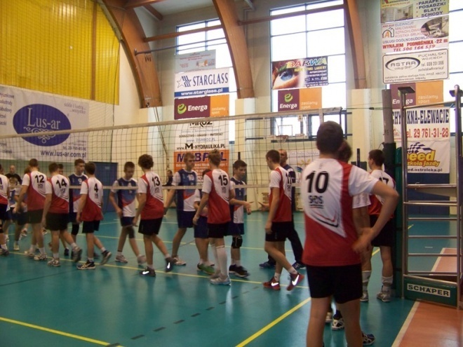Turniej Siatkarskich Ośrodków Szkolnych (24.11.2013) - zdjęcie #20 - eOstroleka.pl