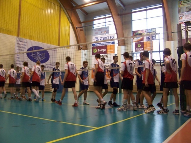 Turniej Siatkarskich Ośrodków Szkolnych (24.11.2013) - zdjęcie #18 - eOstroleka.pl