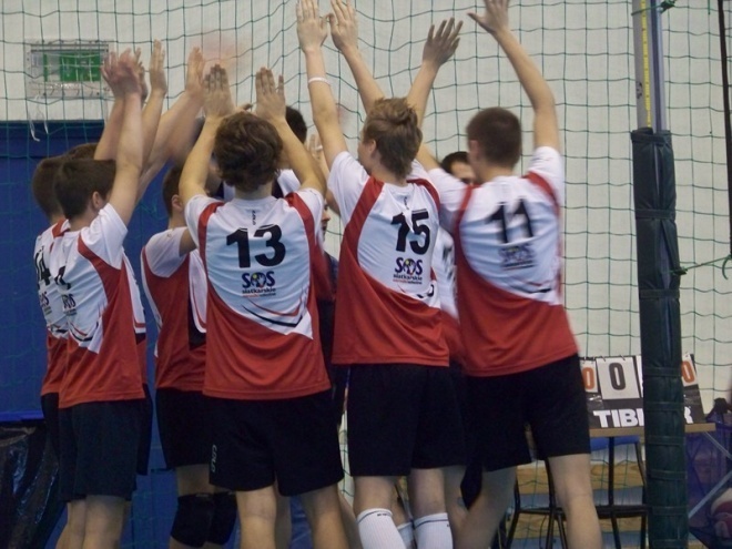 Turniej Siatkarskich Ośrodków Szkolnych (24.11.2013) - zdjęcie #16 - eOstroleka.pl