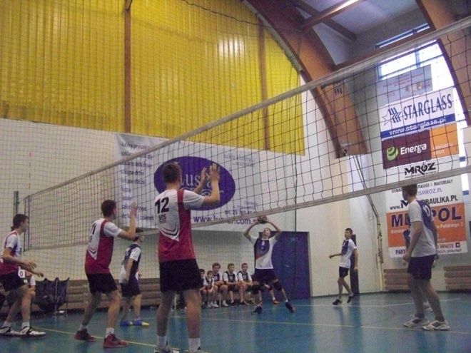 Turniej Siatkarskich Ośrodków Szkolnych (24.11.2013) - zdjęcie #11 - eOstroleka.pl
