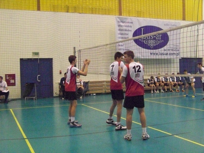 Turniej Siatkarskich Ośrodków Szkolnych (24.11.2013) - zdjęcie #8 - eOstroleka.pl