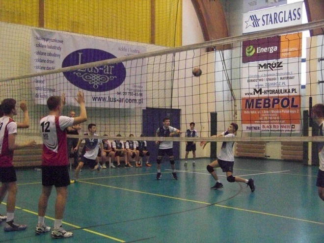 Turniej Siatkarskich Ośrodków Szkolnych (24.11.2013) - zdjęcie #7 - eOstroleka.pl