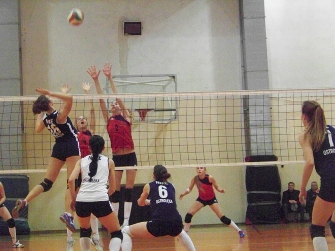 Seniorki: Nike Ostrołęka - Ósemka Siedlce (24.11.2013) - zdjęcie #5 - eOstroleka.pl